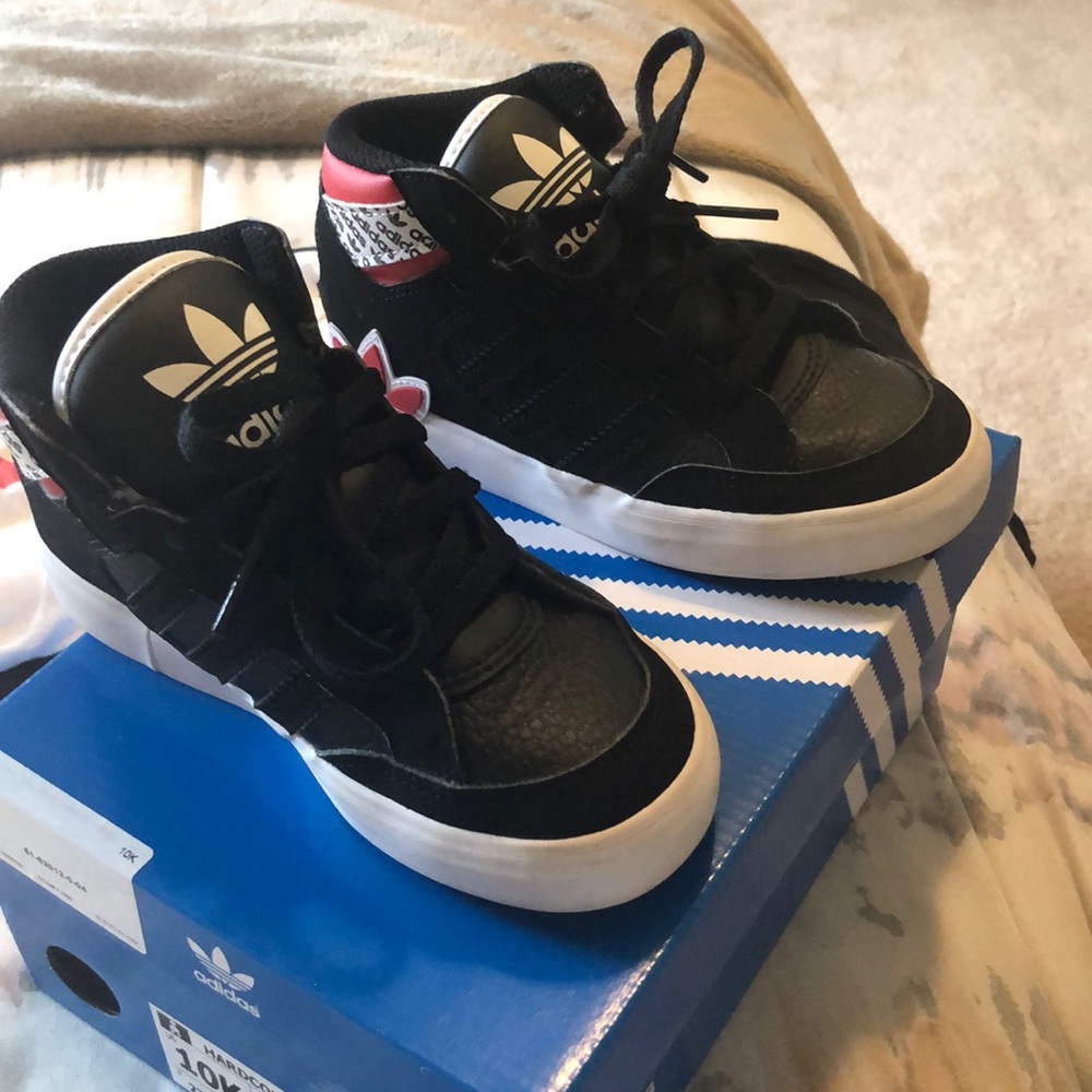 10c adidas maybe worn once or twice